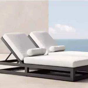 Grecian Lounge